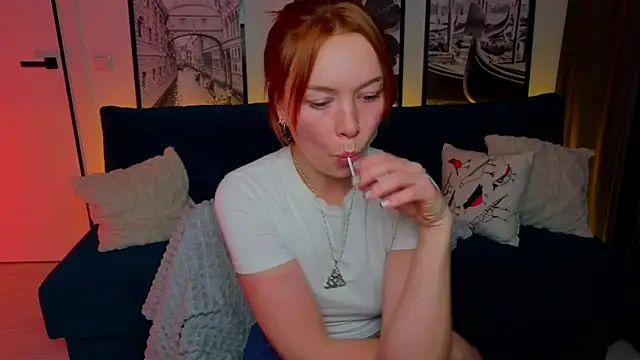 PaigeHalliwell_'s cam snapshot