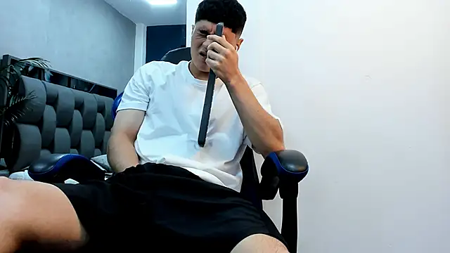 roan_birkin's cam snapshot