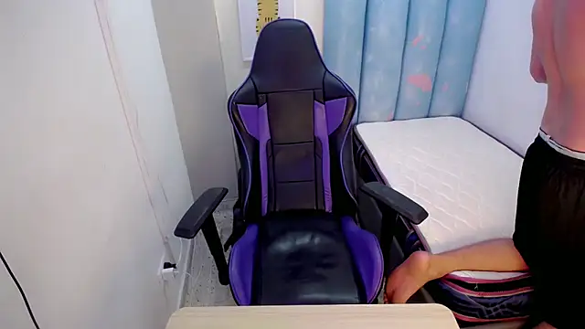 d_moneyy_'s cam snapshot