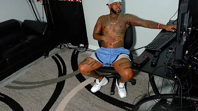 SLANGONDEMHOES's cam snapshot