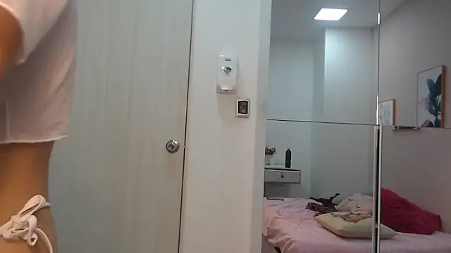 zooombee live sex cam