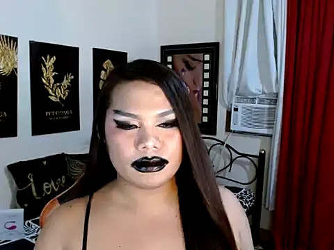 TSbrianaHugeCock live sex cam