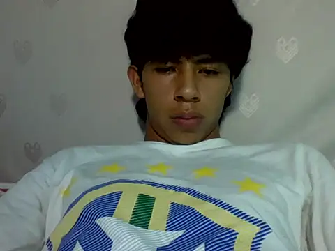 Carlos_Albert02's cam snapshot