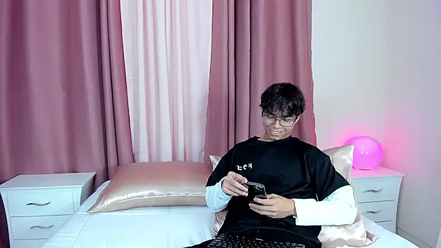 Honeymoon_sariel's cam snapshot