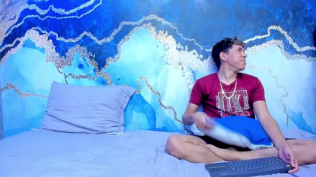 Boys_Pranks's cam snapshot