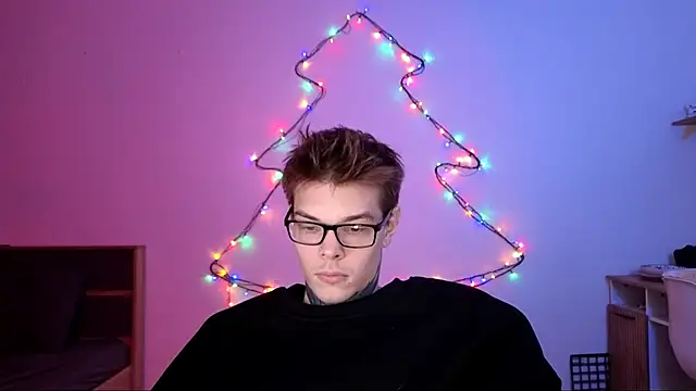 DENIS_HERE's cam snapshot