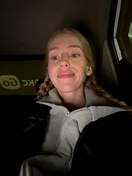 kira_mia live sex cam