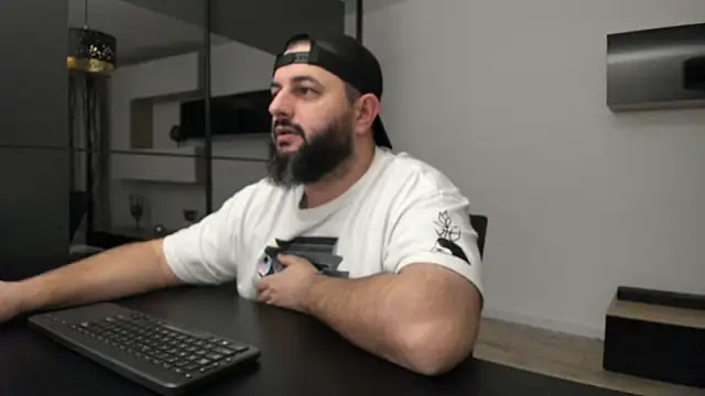 DravenPeak live sex cam