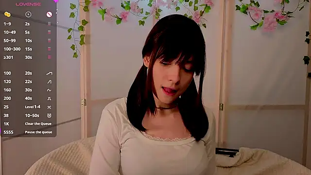 Honeey_Beee's cam snapshot