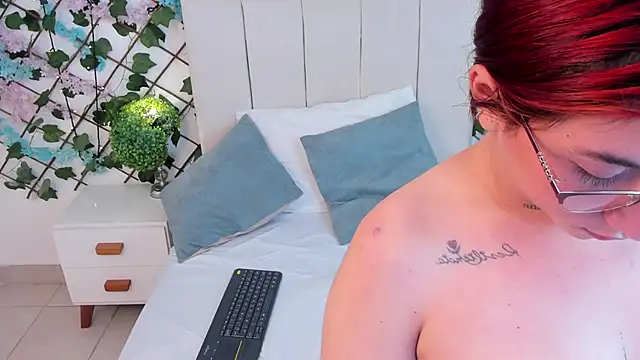 CharlotteBlossom's cam snapshot