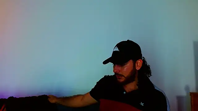 tuyo1995 live sex cam