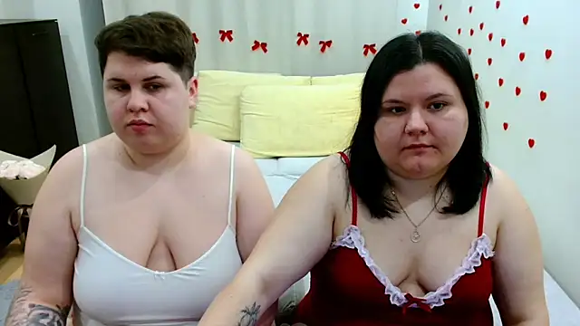 BeckyAndHellen live sex cam