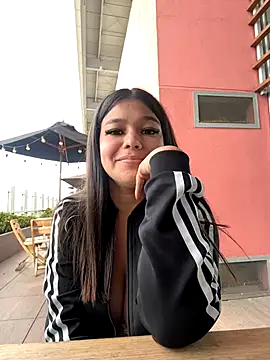 Alyshanon18 live sex cam