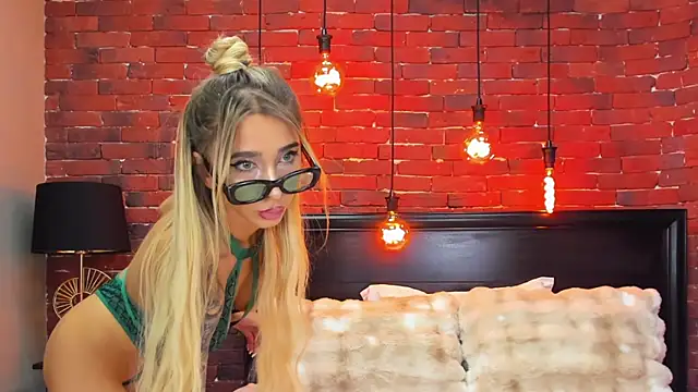 ChristynaRoss live sex cam