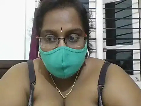 hootypriya live sex cam