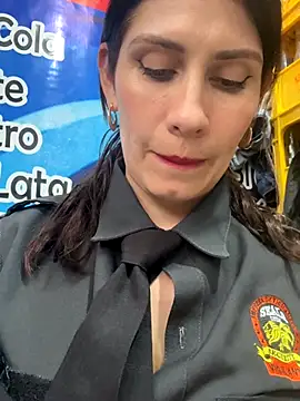 Alysson-- live sex cam