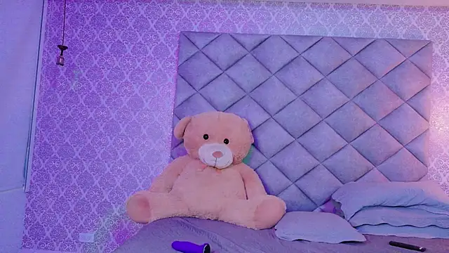 TinyCurlQueen's cam snapshot