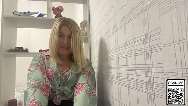 Blondie_xoxoxo live sex cam