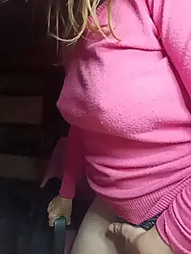 Dettybitch40 live sex cam