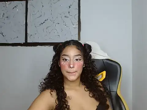 emily_stars1 live sex cam