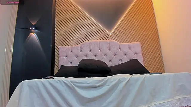 VickyJohnson1 live sex cam