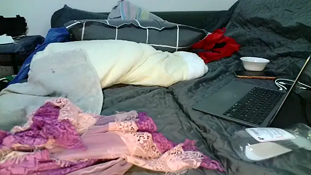 shineofcrazy live sex cam