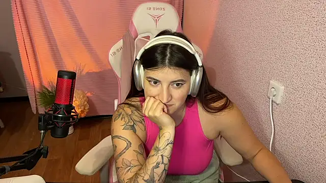 Katrin__kiss's cam snapshot