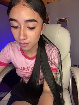 Emma_pink18's cam snapshot