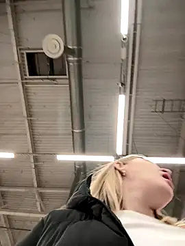 littlebitchesss's cam snapshot