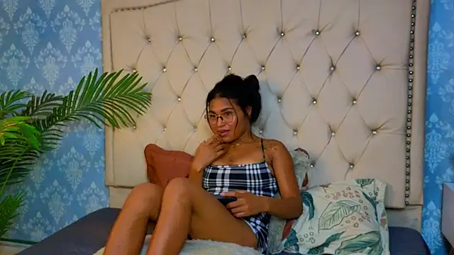 Miaa_Collinss's cam snapshot