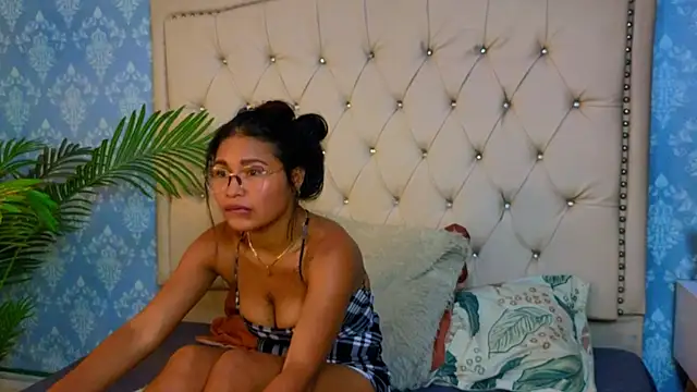 Miaa_Collinss's cam snapshot