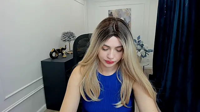 LeslieMineg's cam snapshot