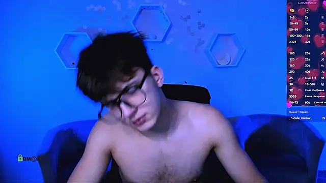 travis_wolf_'s cam snapshot