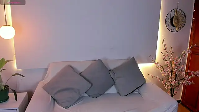 MeridaFox_'s cam snapshot