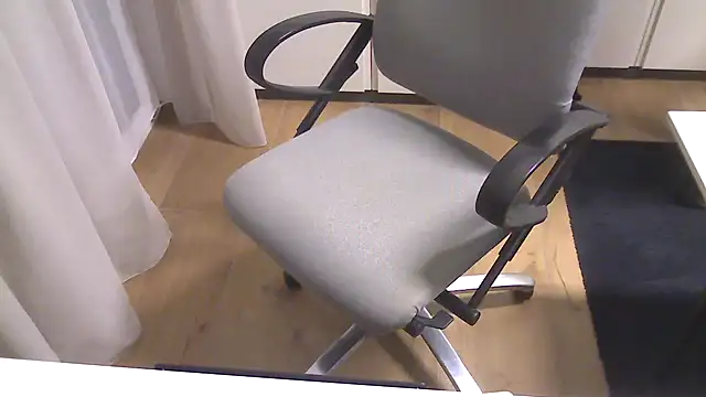 nudekerschi_m's cam snapshot