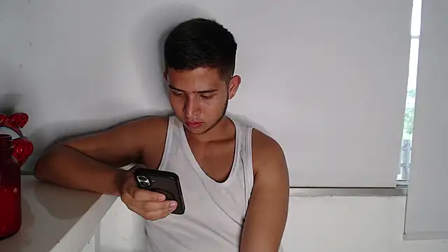 harold_18_'s cam snapshot