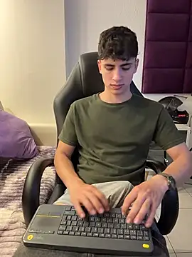 AdrianRinaldi's cam snapshot