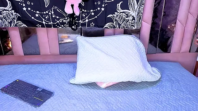 Naomistart's cam snapshot