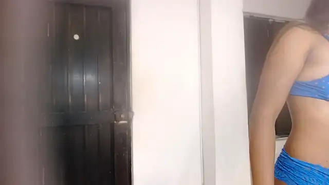 emma_stone54's cam snapshot