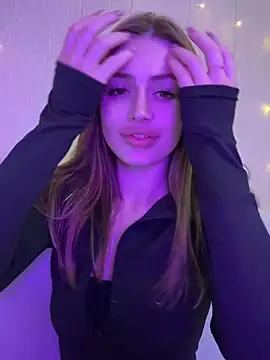 Elizabeth_Tay's cam snapshot