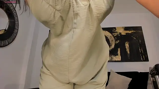 SunnyRivers live sex cam