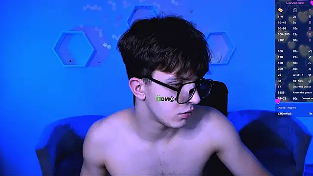 travis_wolf_ live sex cam