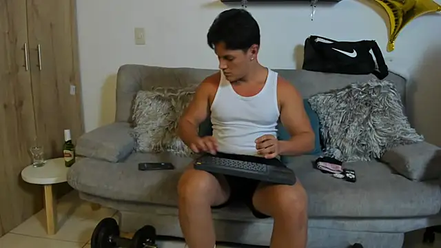 julian_wallace live sex cam