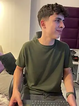 AdrianRinaldi live sex cam