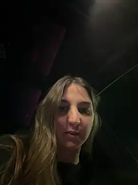 DoriDeluxe66 live sex cam