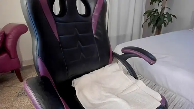 Emmaa_Queen_'s cam snapshot