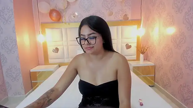 Amy_glasses's web cam