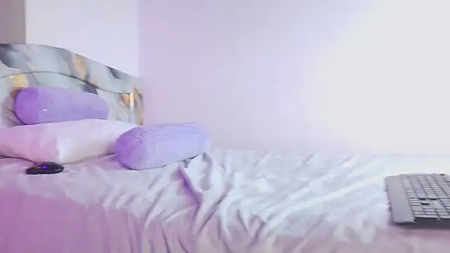 EmmaDembers's cam snapshot