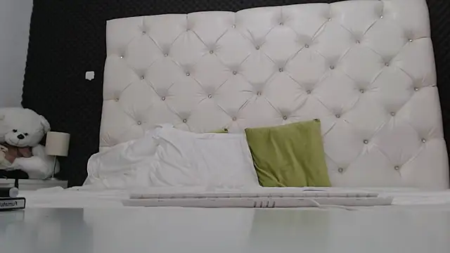 NatalieMirage's cam snapshot