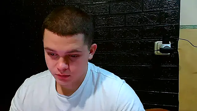 CuteButNaughty_'s cam snapshot